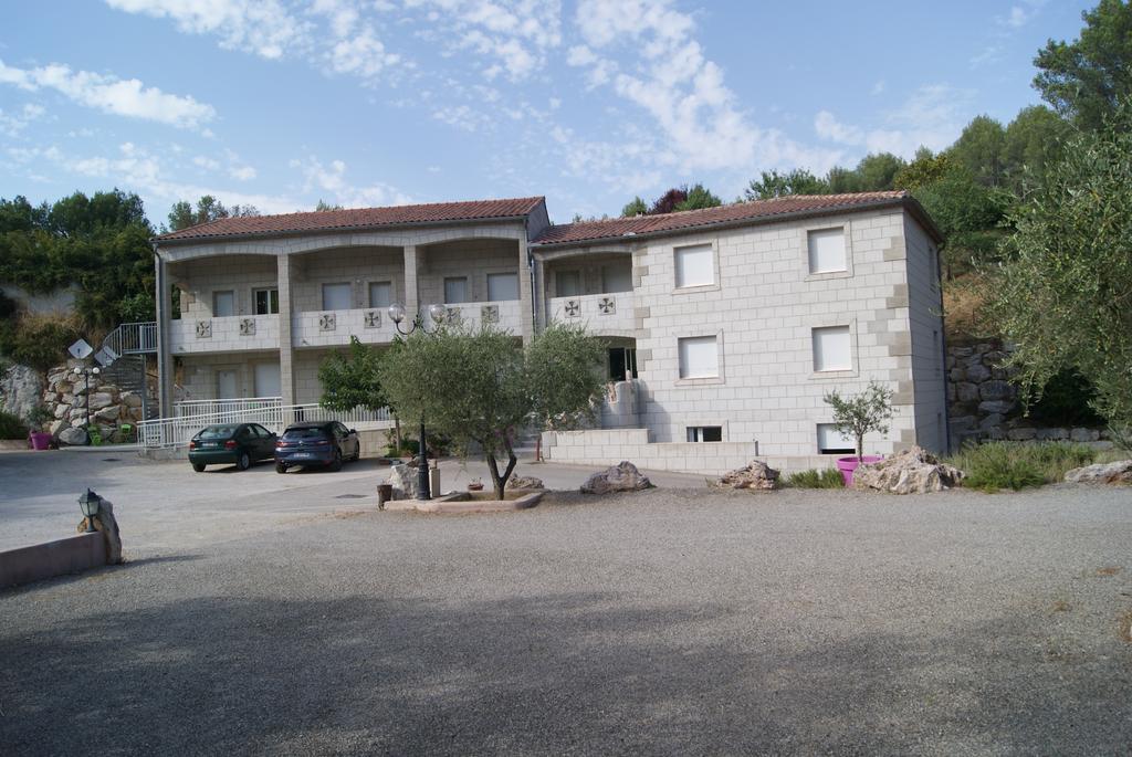 Appart'Hôtel Les Rochers Auriol Exterior foto