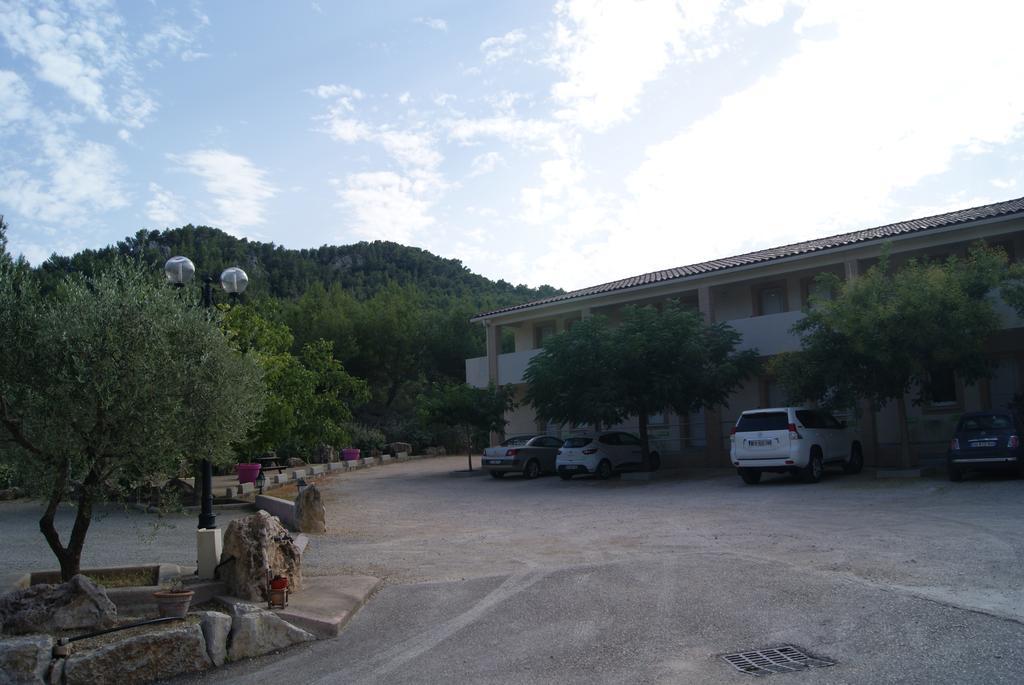 Appart'Hôtel Les Rochers Auriol Exterior foto